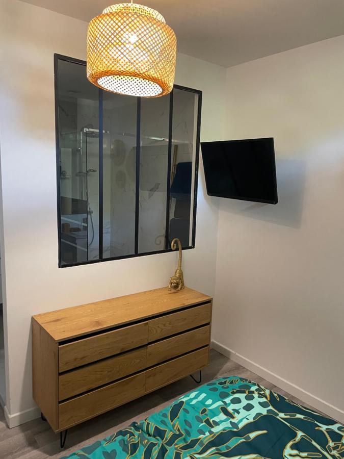 Appartement En Rez De Jardin Tout Equipe Fleurance Exterior foto