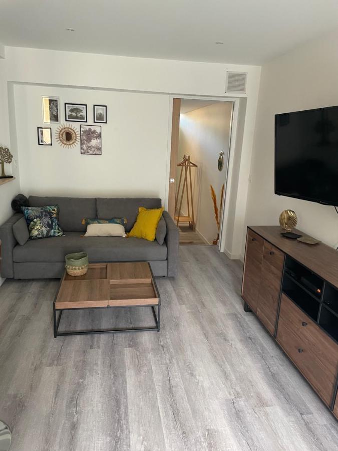Appartement En Rez De Jardin Tout Equipe Fleurance Exterior foto